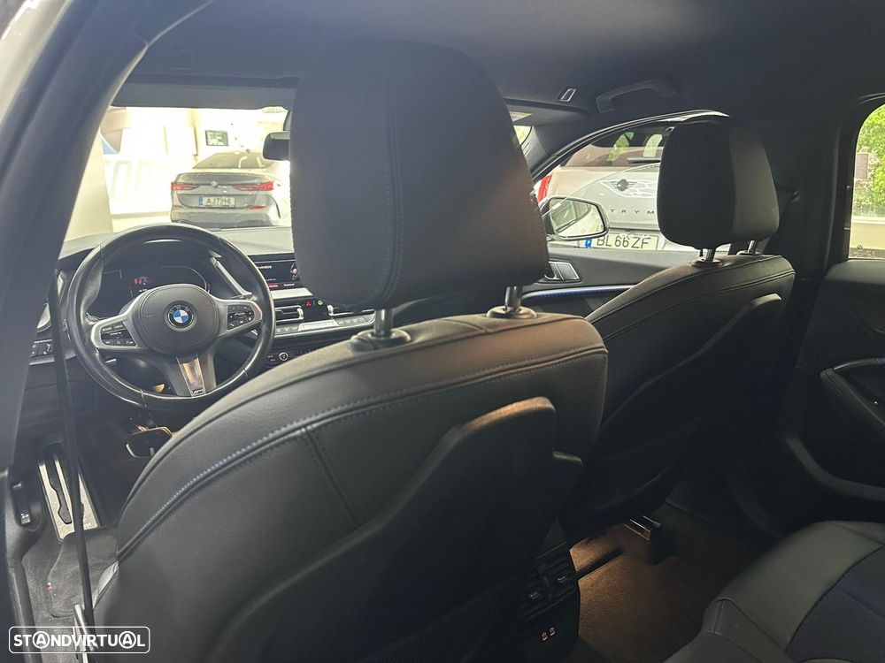 BMW 116 d Pack 50 anos M Auto - 42