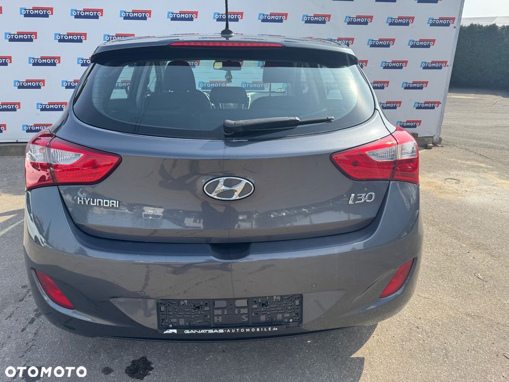 Hyundai i30 blue 1.6 CRDi Classic Navigation - 9