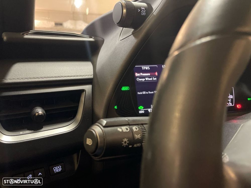 Lexus UX 250h Special Edition (LCA) - 15