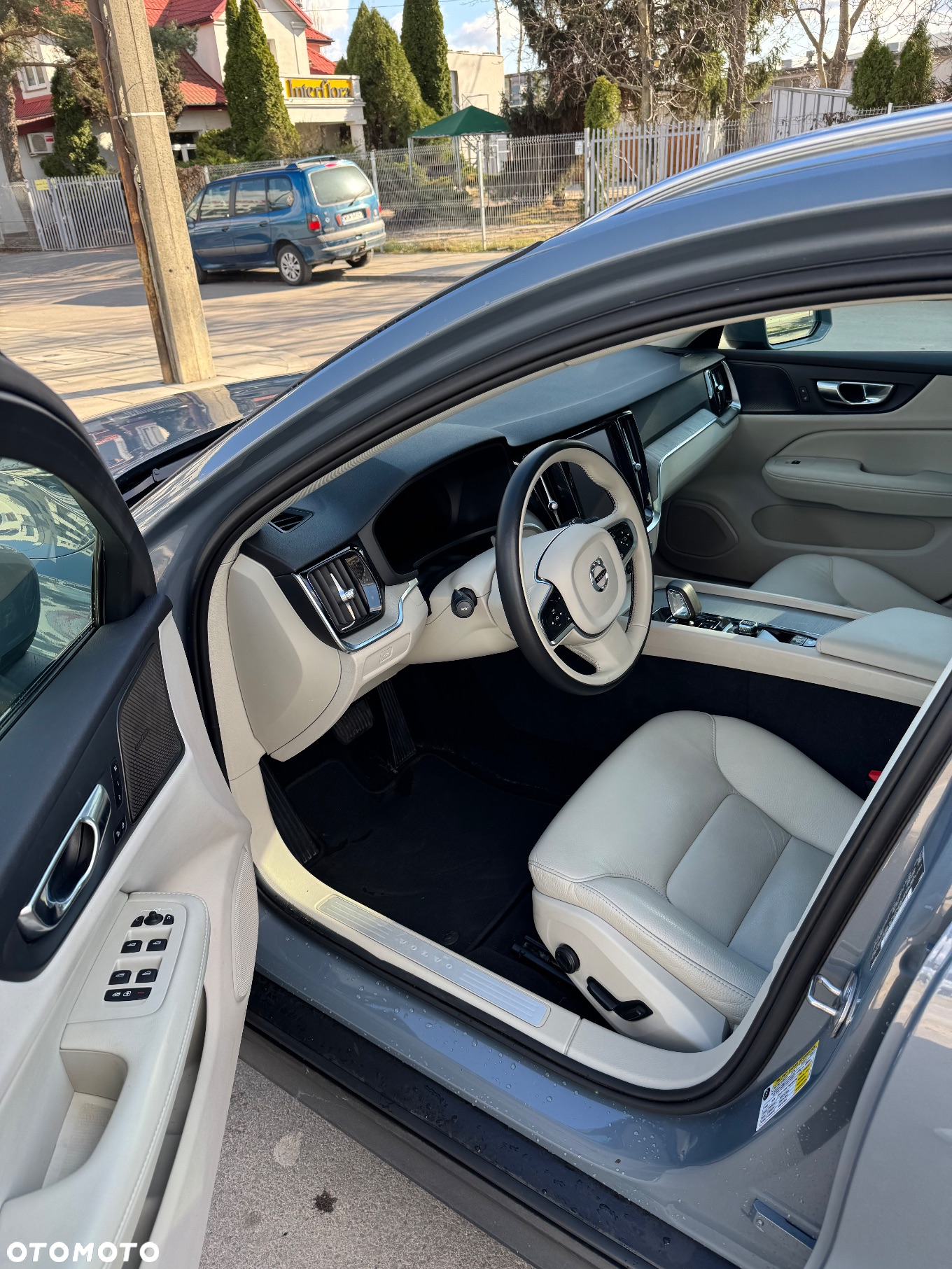Volvo V60 Cross Country B5 B AWD Plus - 9