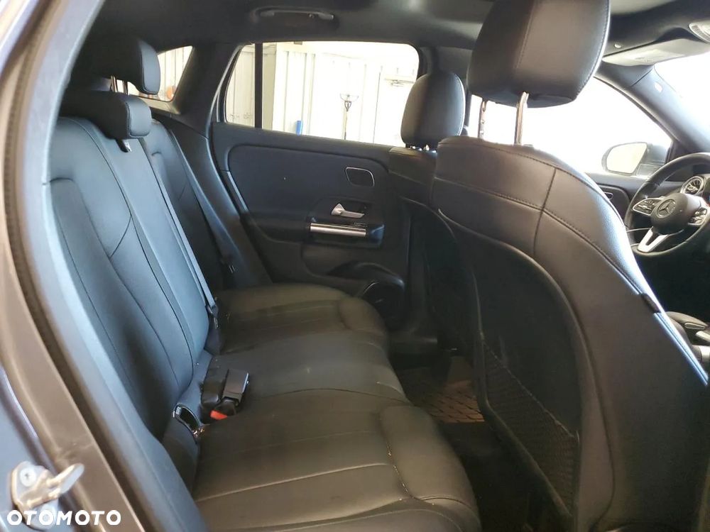 Mercedes-Benz GLA 250 4-Matic - 11