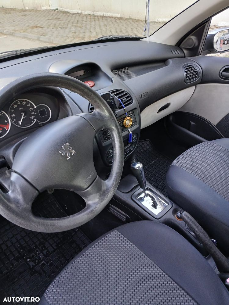 Peugeot 206 - 10