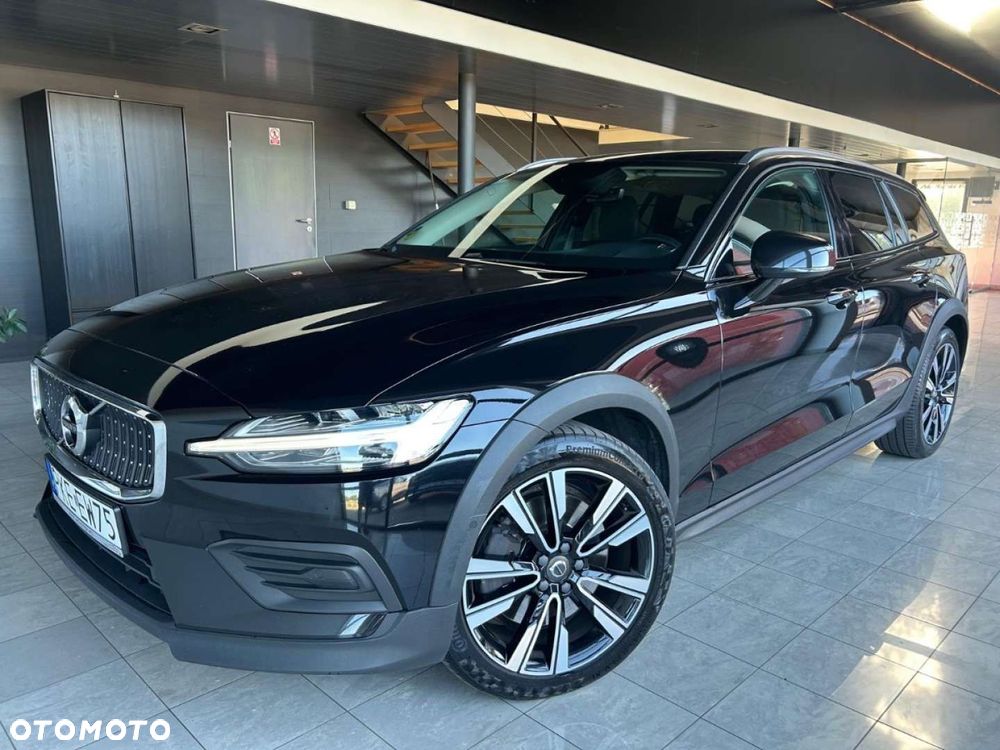 Volvo V60 Cross Country D3 Geartronic Momentum - 1