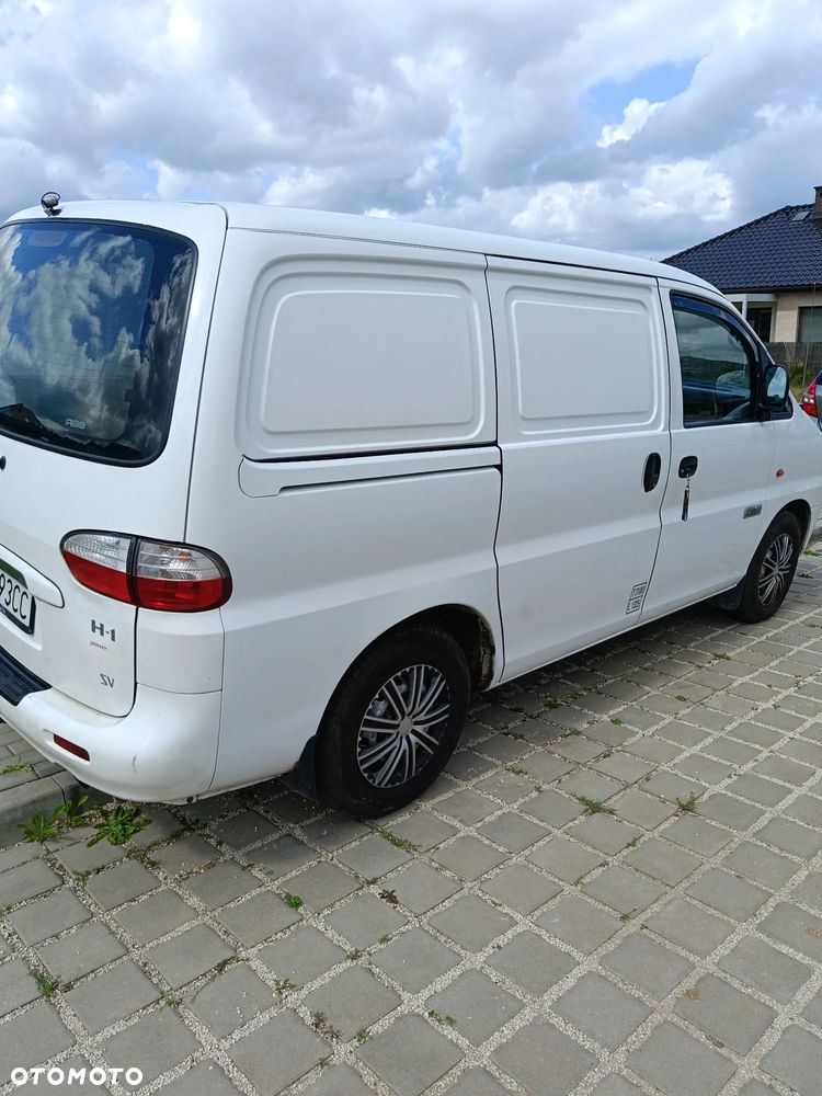 Hyundai H-1 - 4