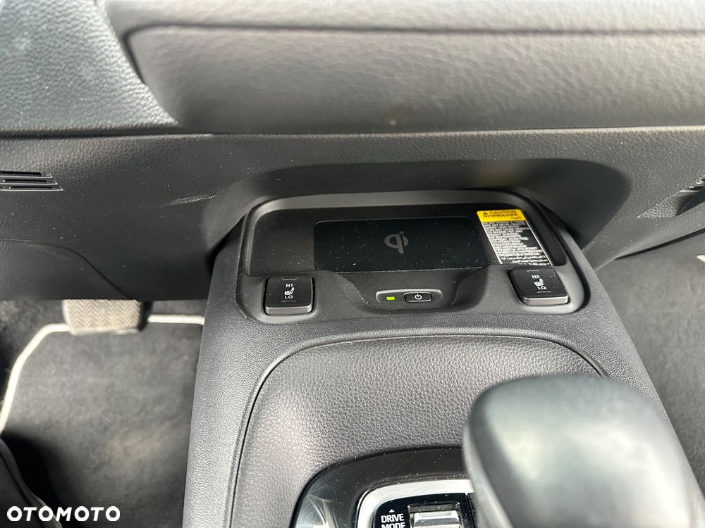 Toyota Corolla 2.0 Hybrid Executive - 24