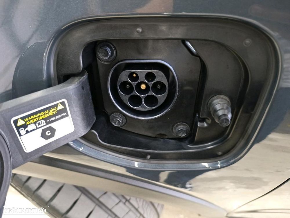 Kia XCeed 1.6 GDi PHEV Drive - 11