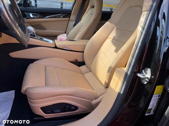 Porsche Panamera 4S E-Hybrid - 24