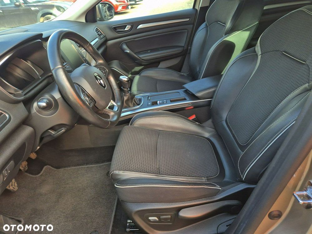 Renault Megane Grandtour ENERGY TCe 130 BOSE EDITION - 16