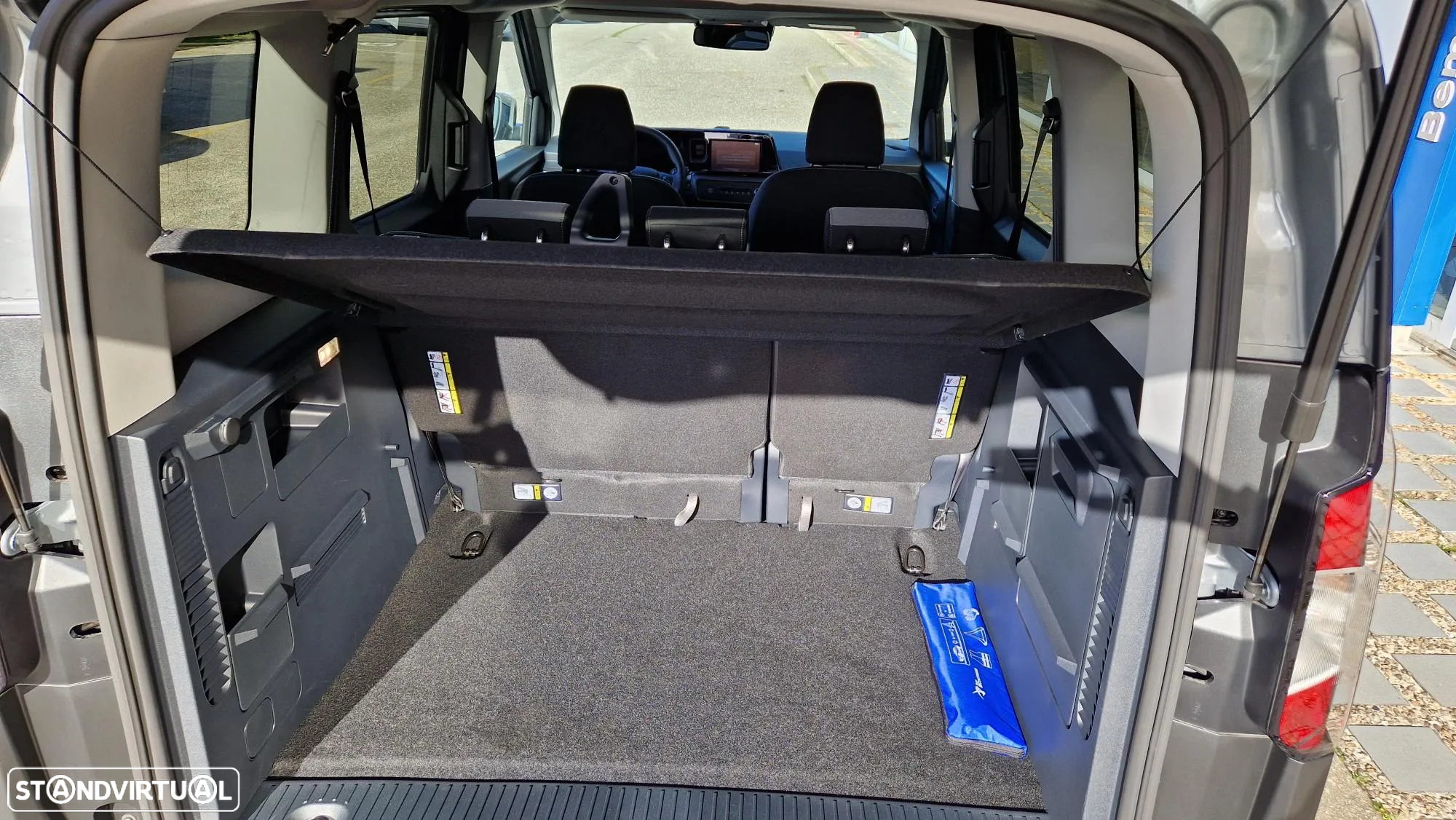 Ford Tourneo Courier 1.0 EcoBoost Titanium - 17