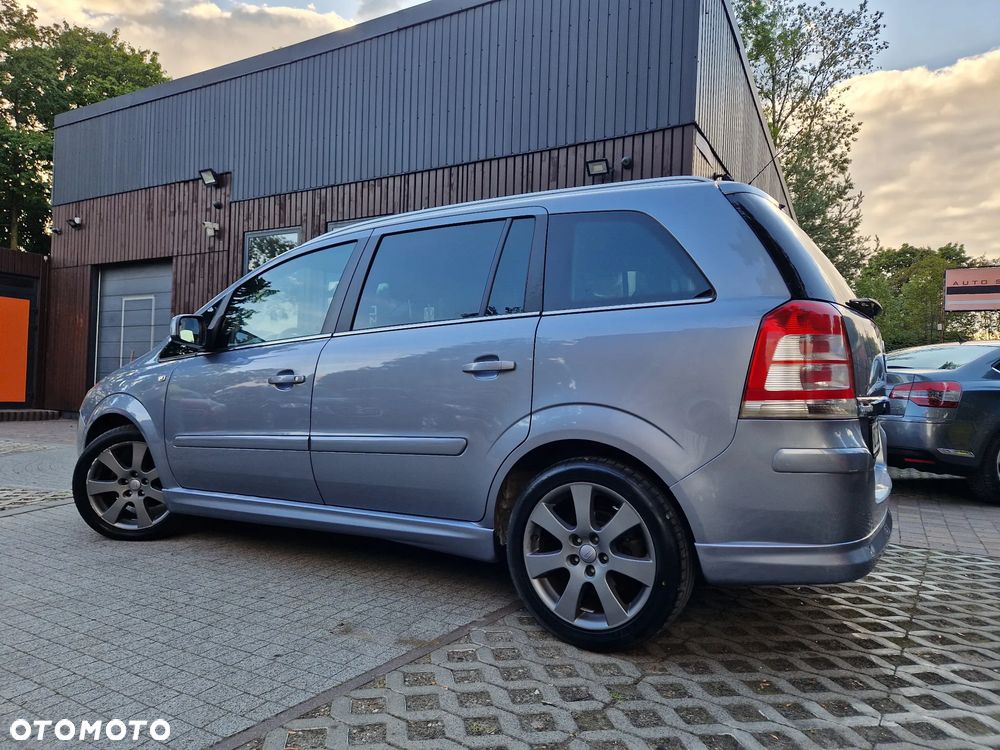 Opel Zafira 1.8 Cosmo - 3