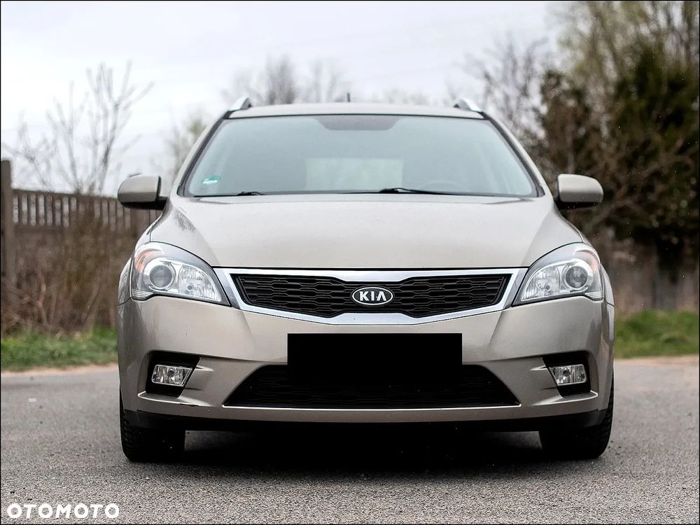 Kia Ceed - 9
