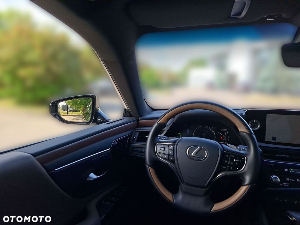 Lexus ES 300h Prestige - 23