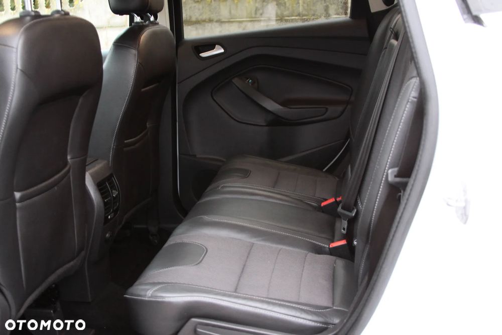 Ford Kuga 2.0 TDCi 2x4 Titanium - 21