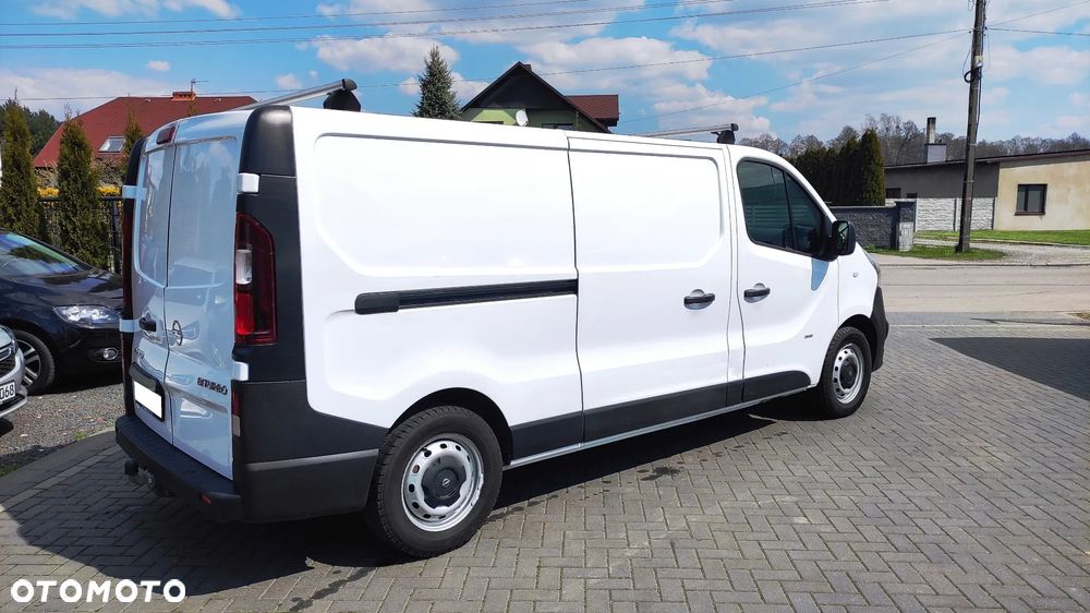 Opel Vivaro - 1