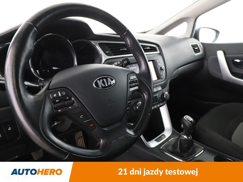Kia Ceed - 11
