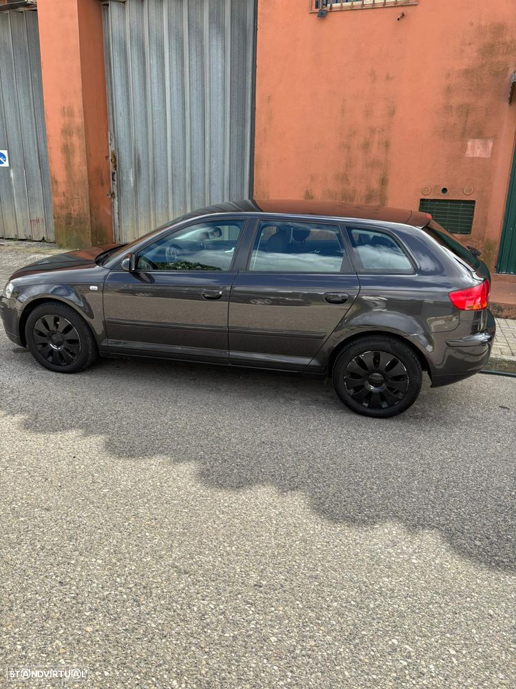 Audi A3 Sportback 1.6 FSi - 1