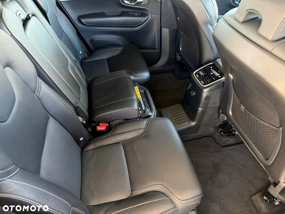 Volvo XC 90 - 30