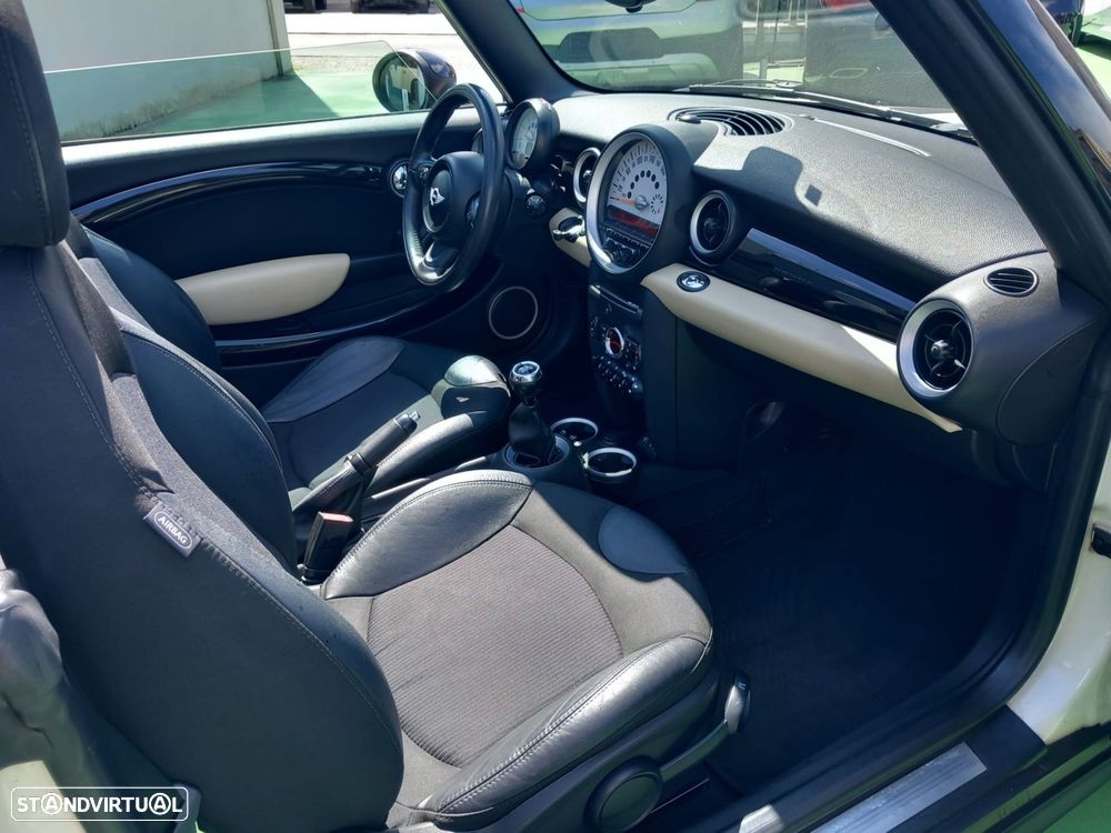 MINI Cabrio Cooper D - 24