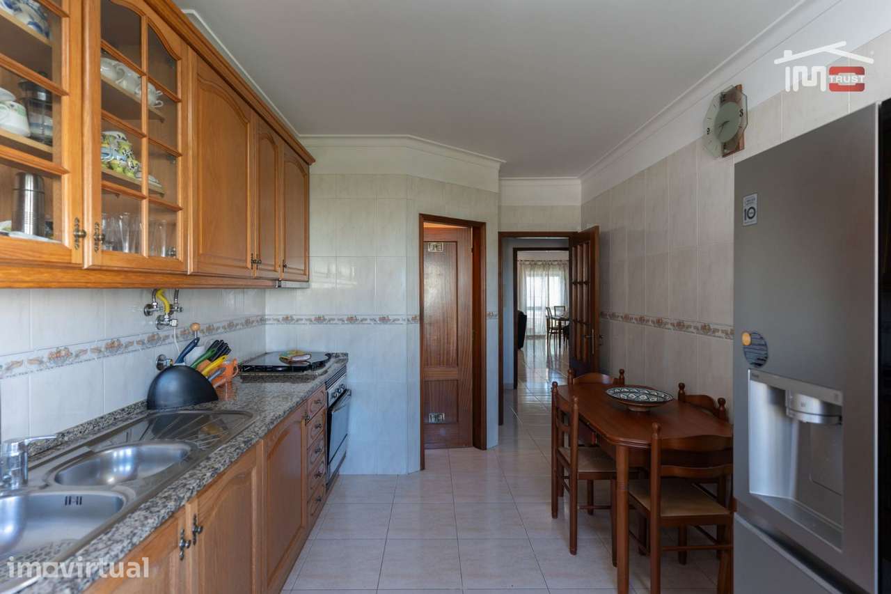 Apartamento T3 Montijo - Coz. Equipada, Arrecadação, Varandas, Sala... - Grande imagem: 4/31