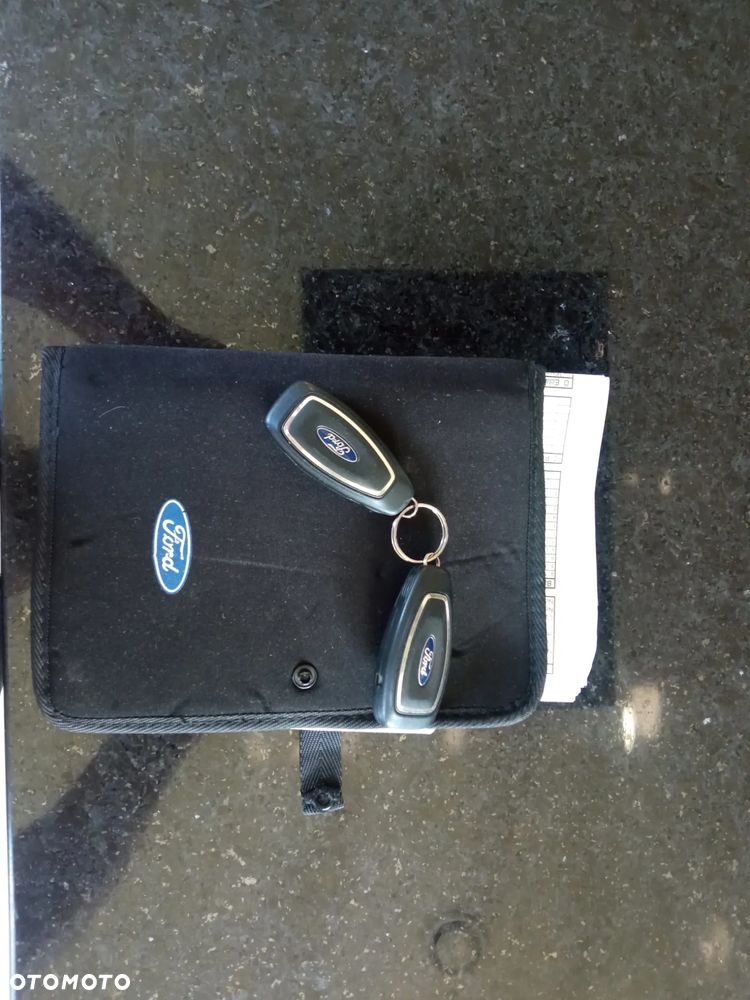 Ford Kuga 2.0 TDCi 4x4 Vignale - 40