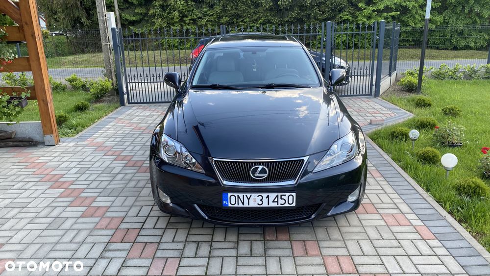 Lexus IS - 12