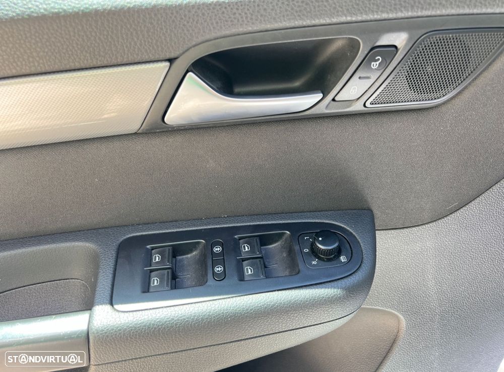 VW Sharan 2.0 TDI Confortline - 10