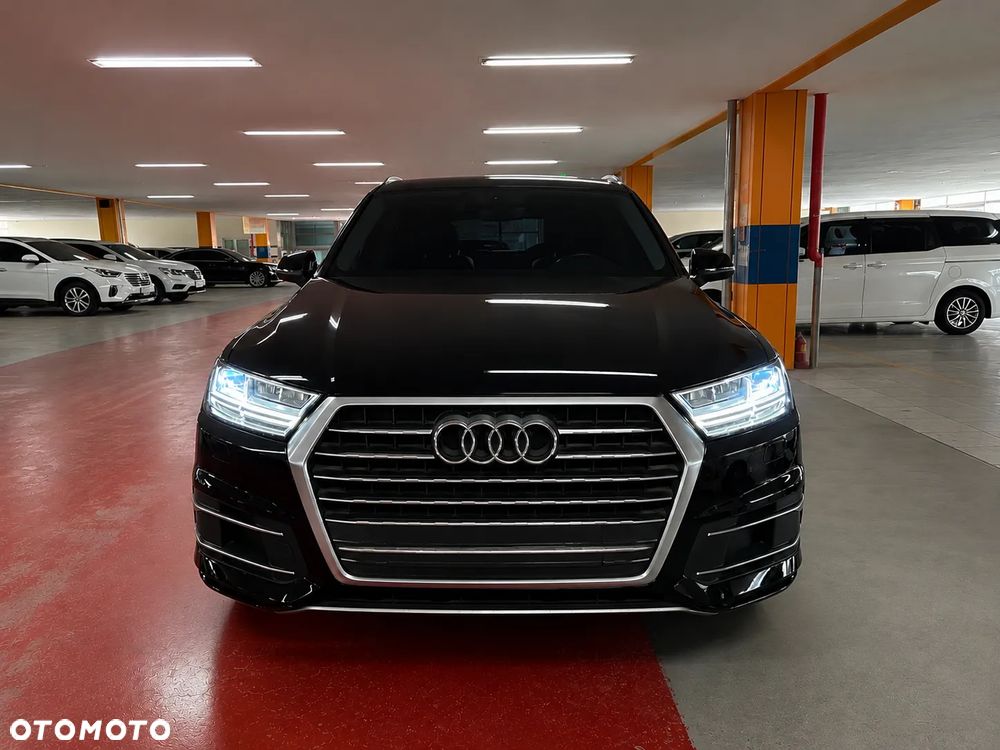 Audi Q7 - 1