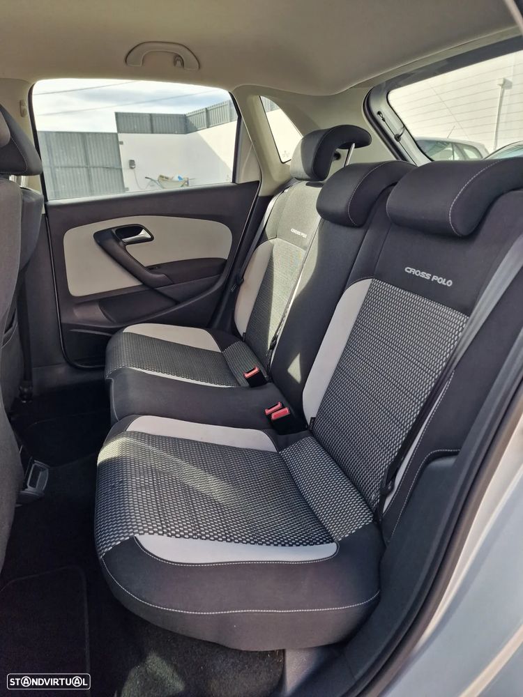 VW Polo 1.6 TDI Confortline BlueMotion - 13