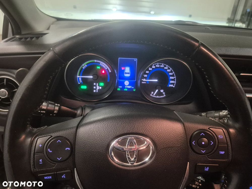 Toyota Auris Hybrid 135 Freestyle - 12