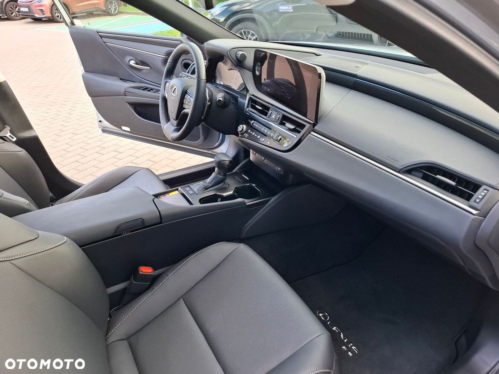 Lexus ES 300h Business Edition - 14