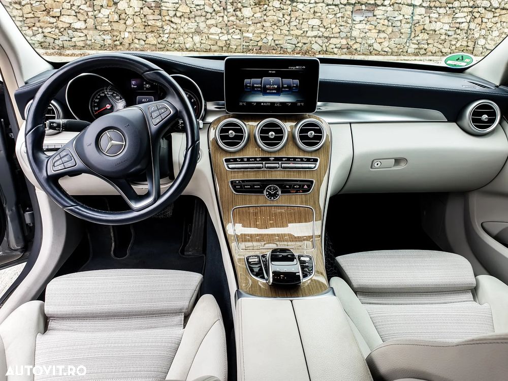 Mercedes-Benz C - 8