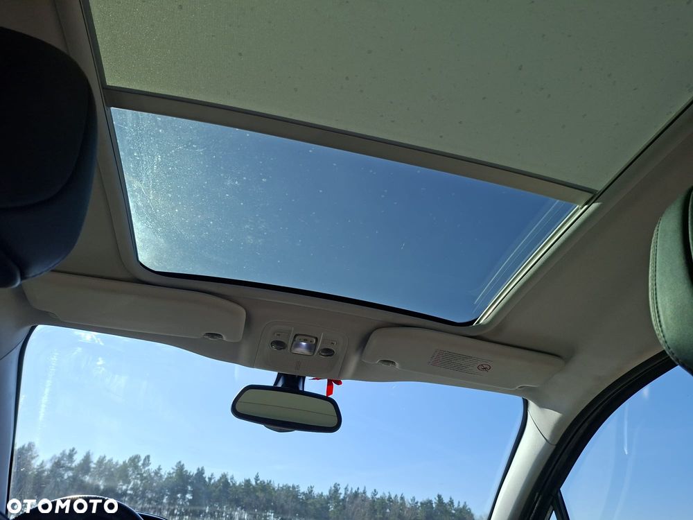 Peugeot 2008 1.6 e-HDi Allure S&S - 17