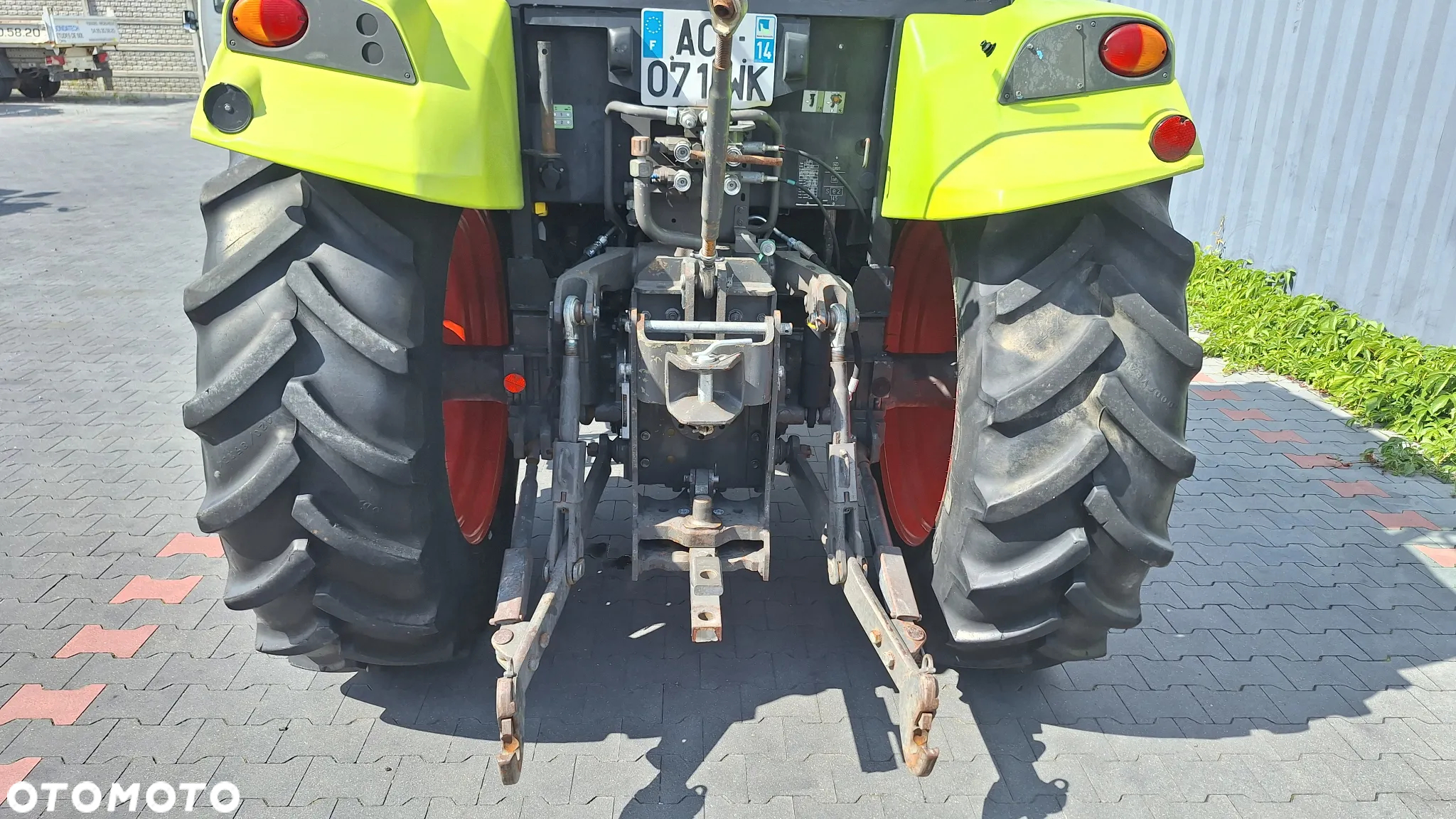 Claas Axos 310 - 3