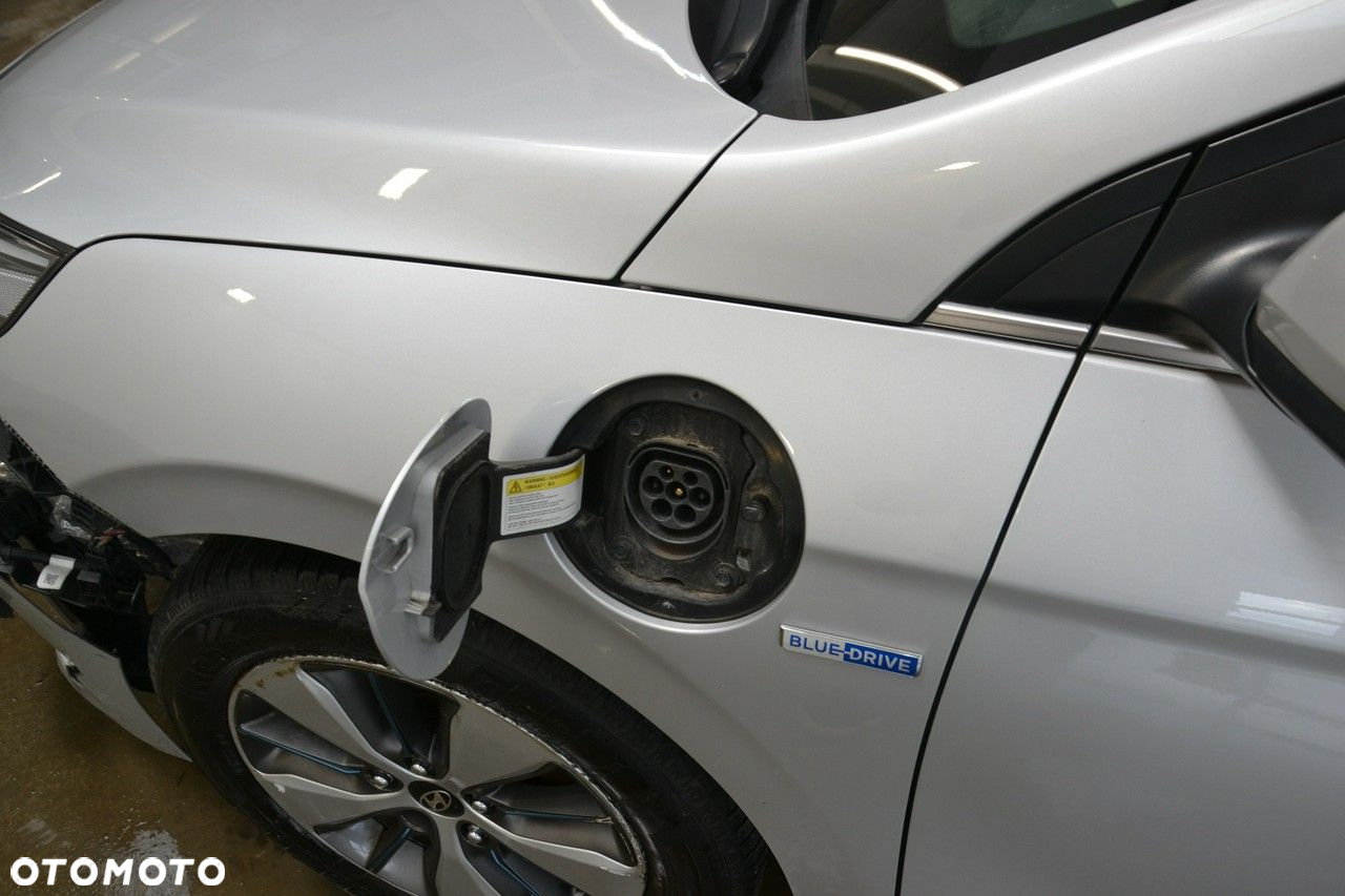 Hyundai IONIQ - 17