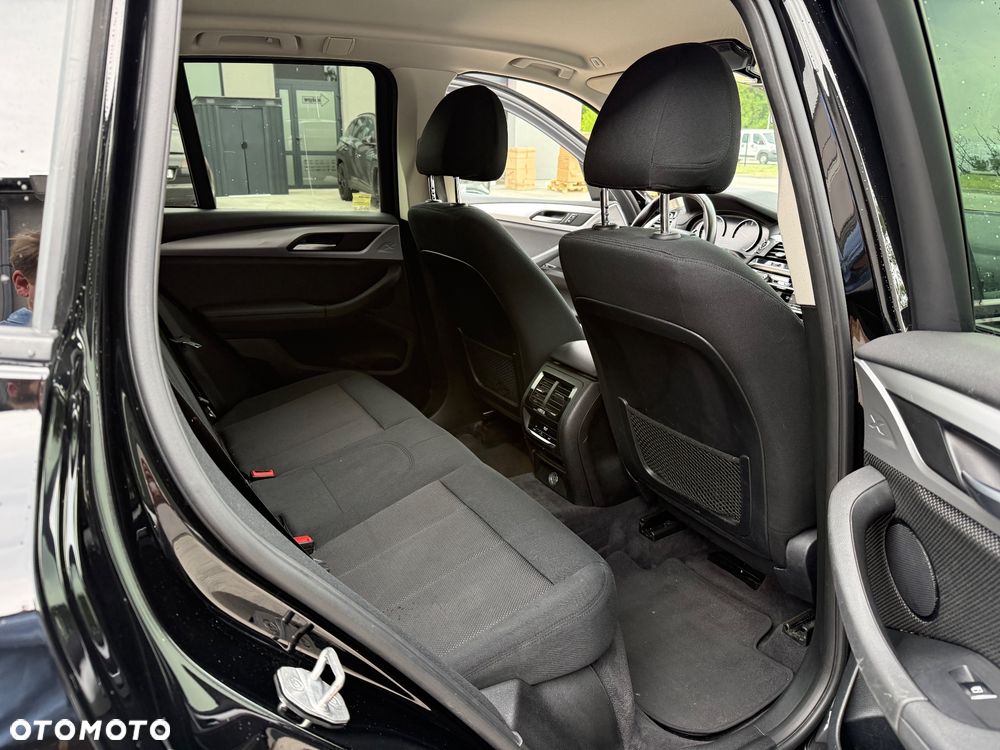 BMW X3 xDrive20i Advantage - 19