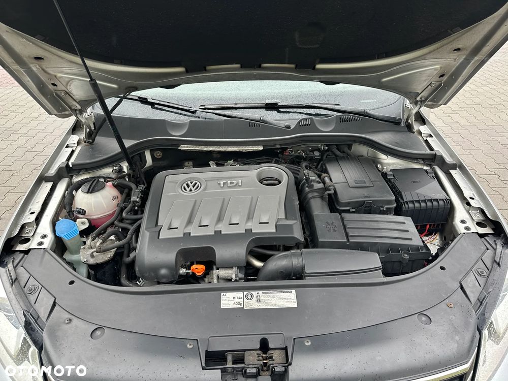 Volkswagen Passat 2.0 TDI Highline DSG - 12