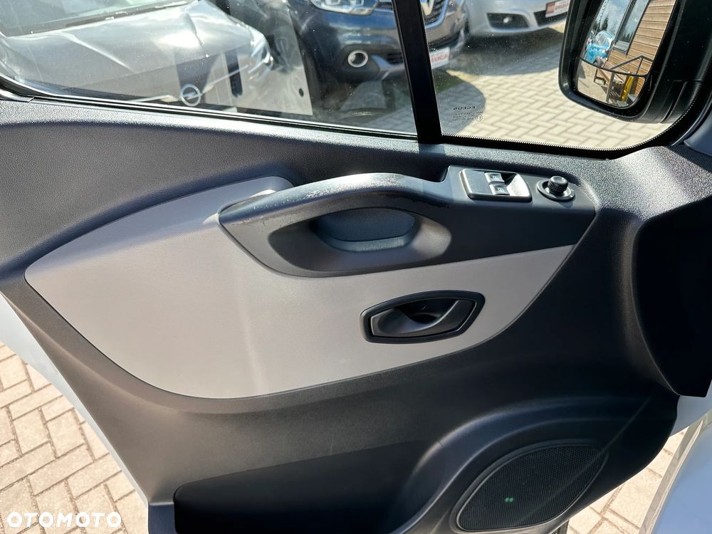 Renault Trafic - 16