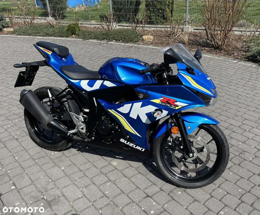 Suzuki GSX-R - 1