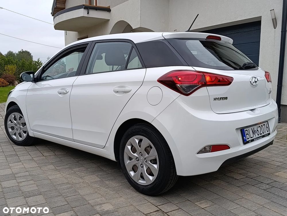 Hyundai I20 2016 photo 2