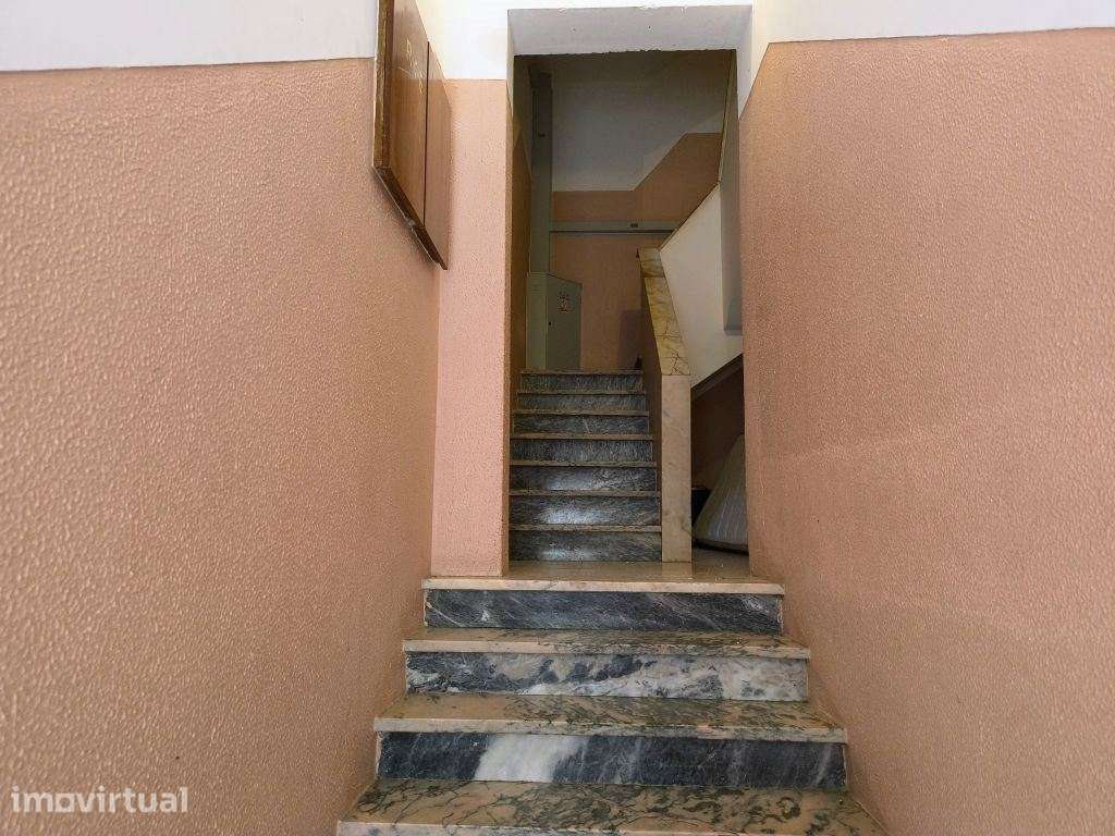 Apartamento T1 na Baixa da Banheira com grande potencial de valoriz... - Grande imagem: 3/17