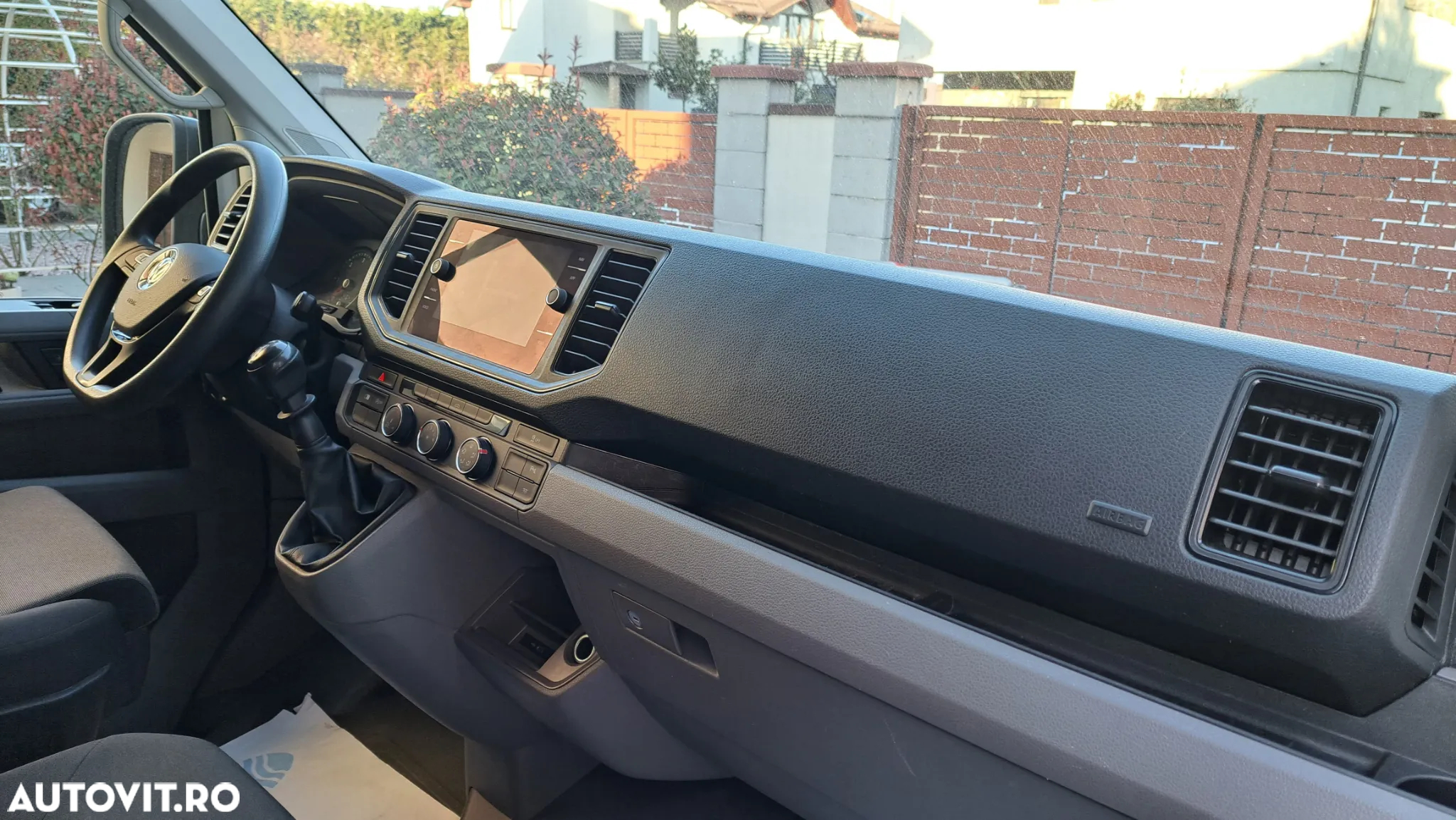 Volkswagen CRAFTER VAN L3H3 BUSINESS LINE FWD - 22