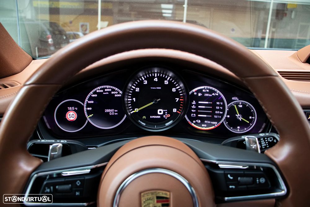 Porsche Panamera Sport Turismo 4S E-Hybrid - 17