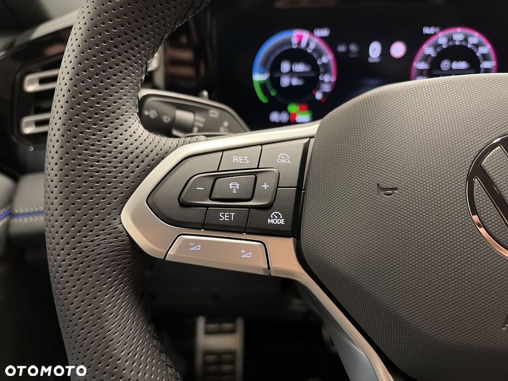 Volkswagen Tiguan - 13