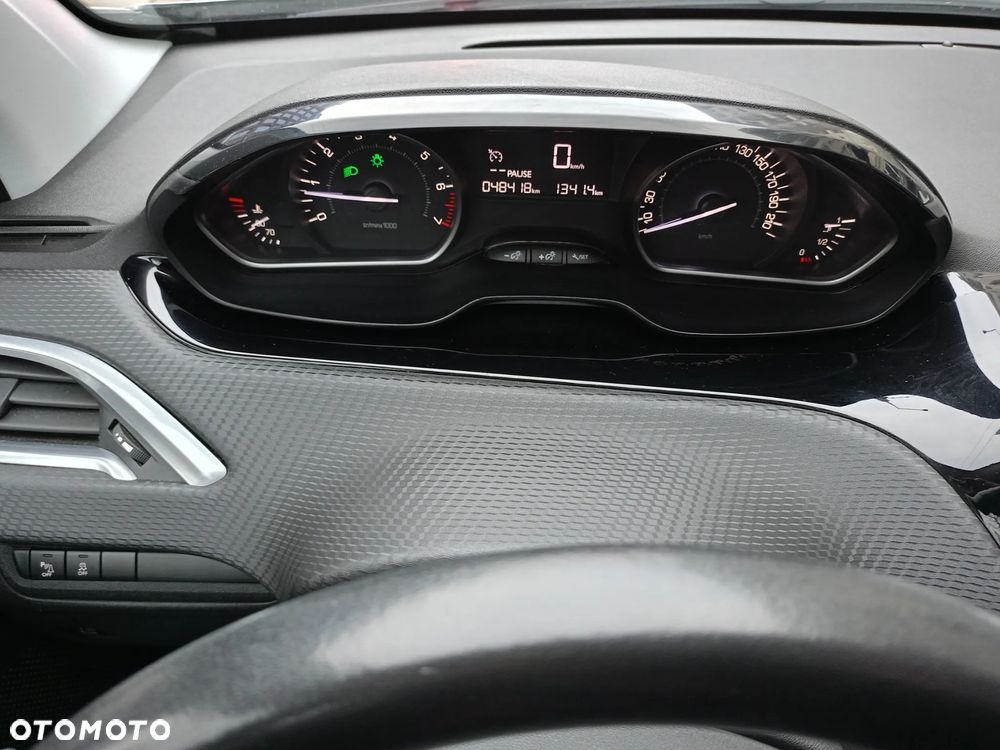 Peugeot 208 1.2 PureTech Style - 5