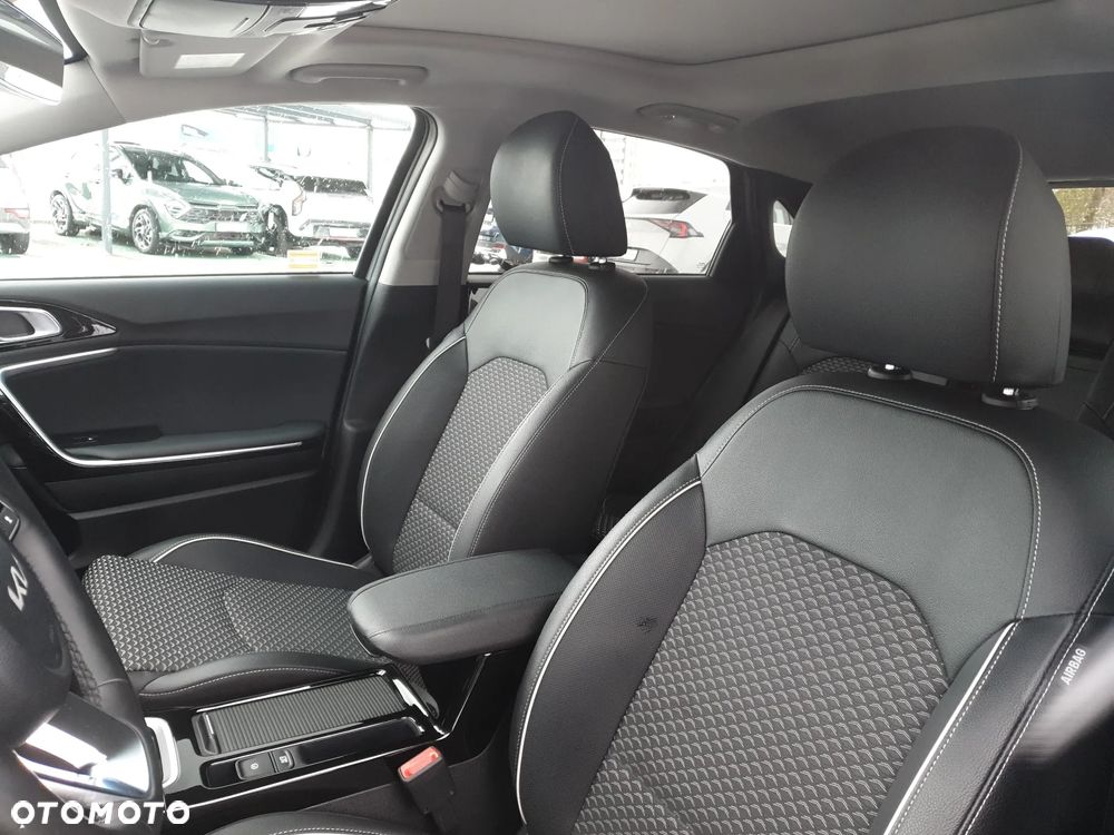 Kia Ceed 1.5 T-GDI Business Line Plus DCT - 11