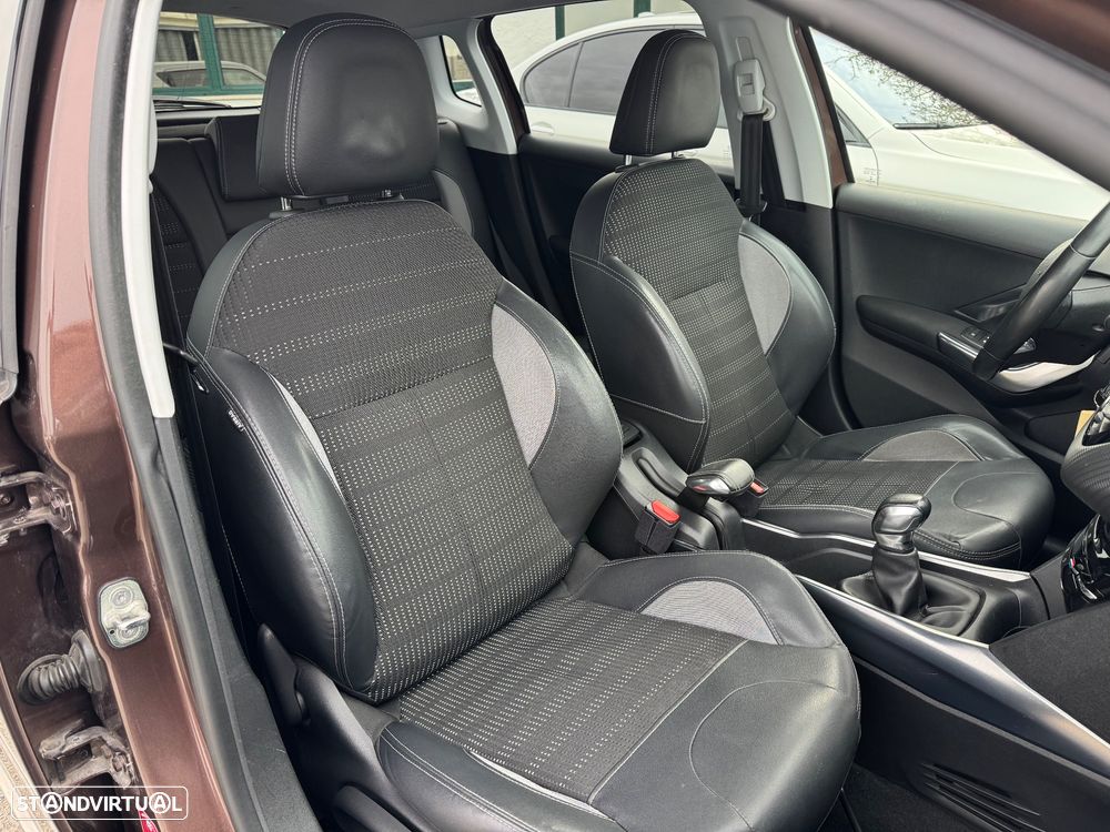 Peugeot 2008 1.4 HDi Allure - 17