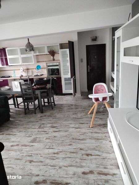 De vanzare apartament 4 camere Centrul Vechi — fotografia 3