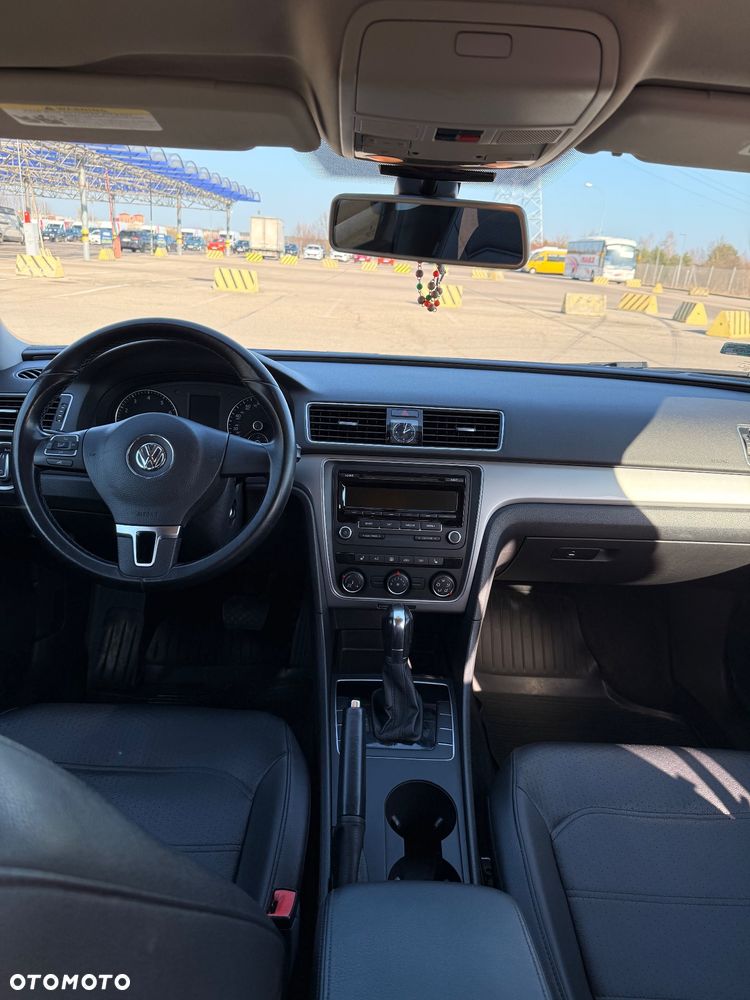 Volkswagen Passat - 10