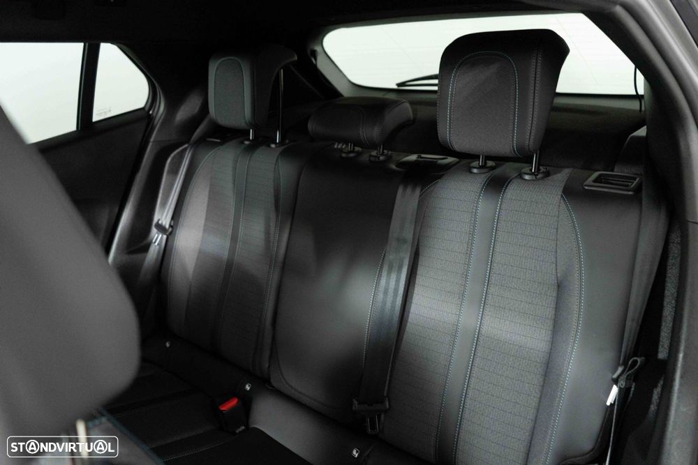 Peugeot 2008 1.2 PureTech Allure EAT8 - 10