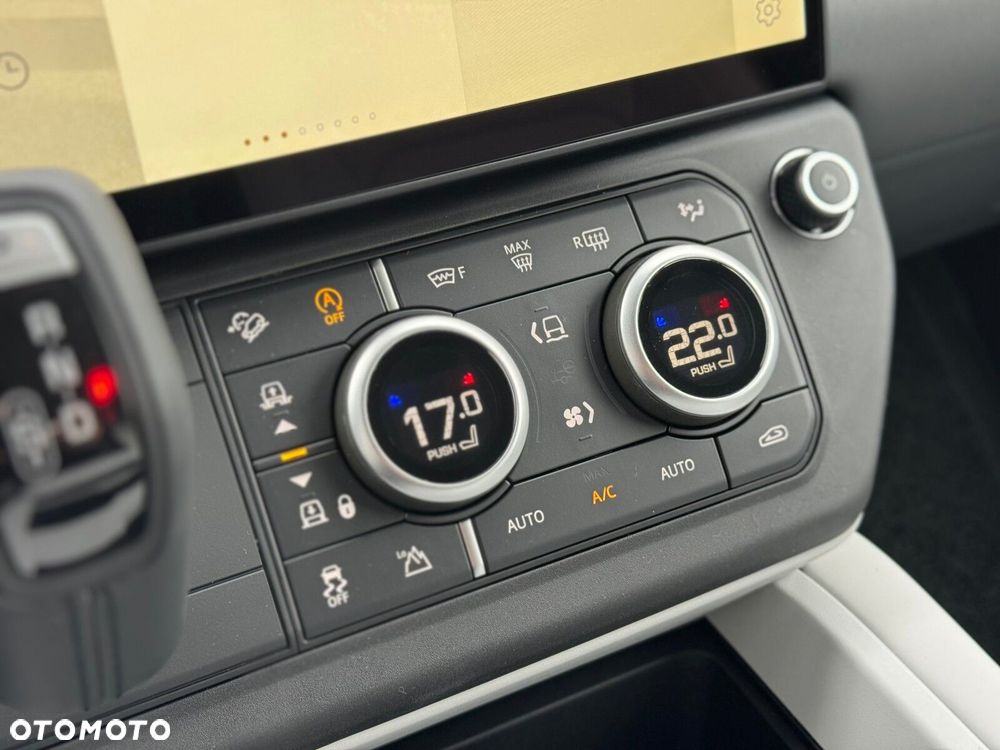Land Rover Defender - 23